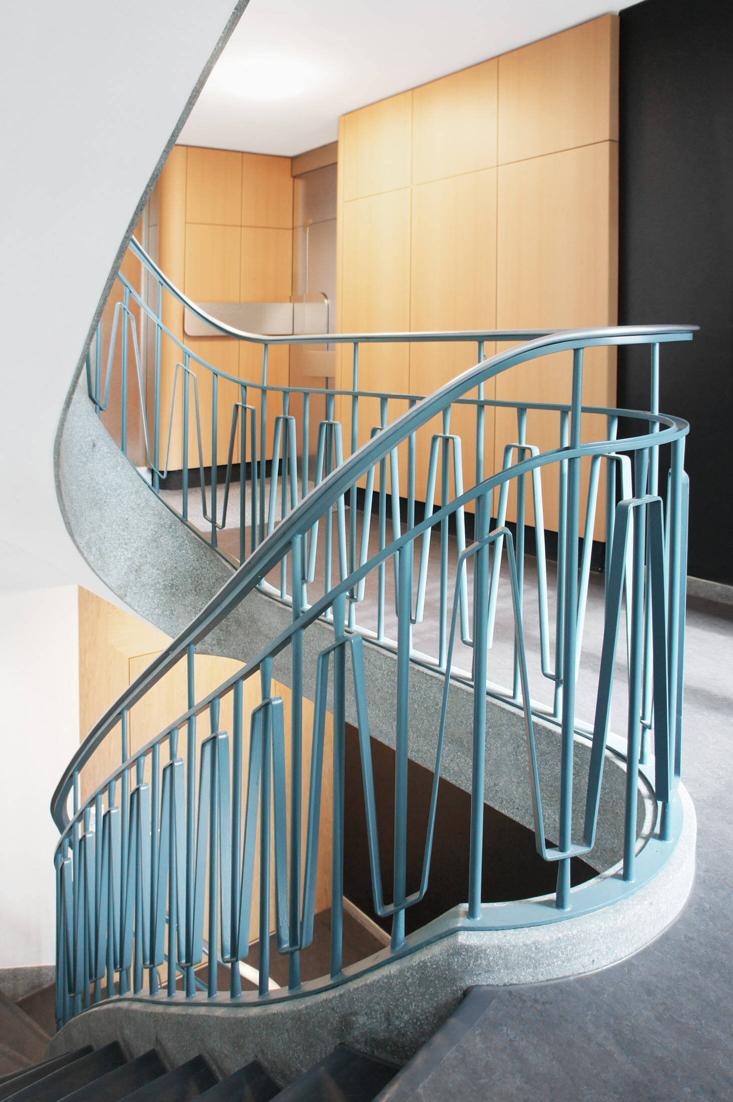 metallbau_treppe_altbau_tobias_lenggenhager_ag_web.jpg